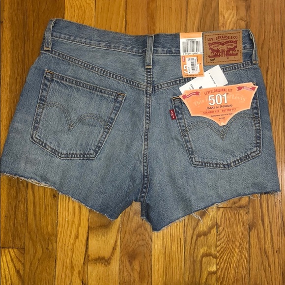 Levi’s 3” inseam denim shorts - Picture 7 of 8